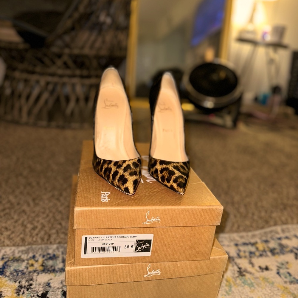 Christian Louboutin So Kate